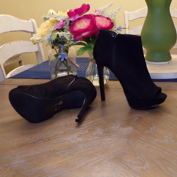 Mix No. 6 Women's Size 7.5 Suede Black Ankle Boots - Picture 6 of 7